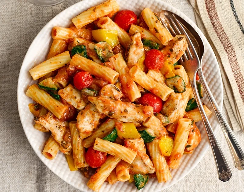 Chicken with vegetable pasta